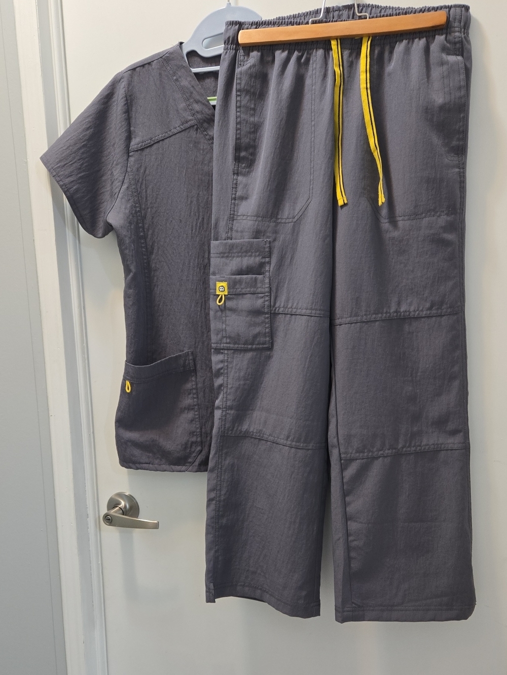 WonderWink Gray Scrub Top and Pants with Yellow Accents